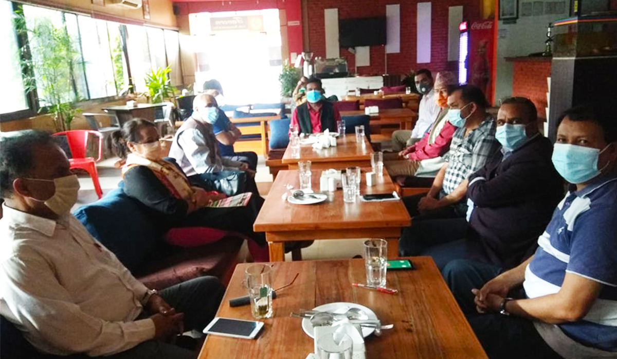 युवा नेताहरूसँग निधिको आग्रह– म पछि हट्दैन, नेतृत्व फेर्न चाहनुहुन्छ भने सहयोग गर्नुस्